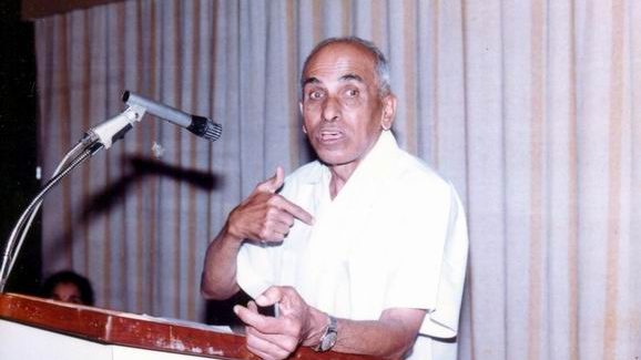 ಪ್ರಜಾಸತ್ತೆಗೆ ಅವಮಾನ – ಪ್ರಶಸ್ತಿ, ಸಮ್ಮಾನ