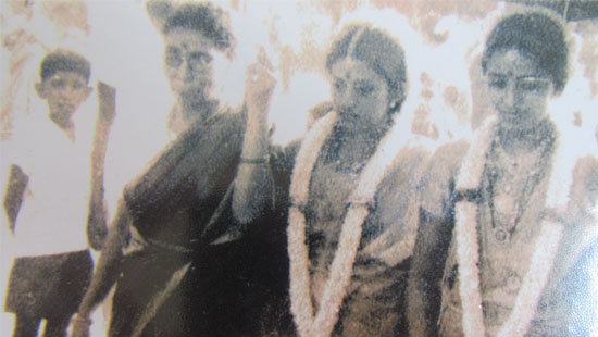 ವಧುವಾಗಿ – ತಲೆಬಾಗಿ …..