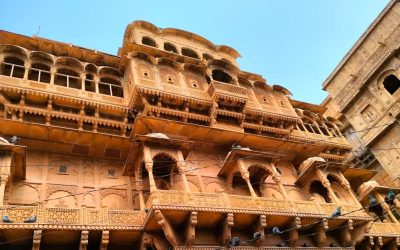 ಜೈಸಲ್ಮೇರ್ ಮತ್ತು ಮರಳಿನಲ್ಲಿ ಮರುಳುಗಟ್ಟುವುದು